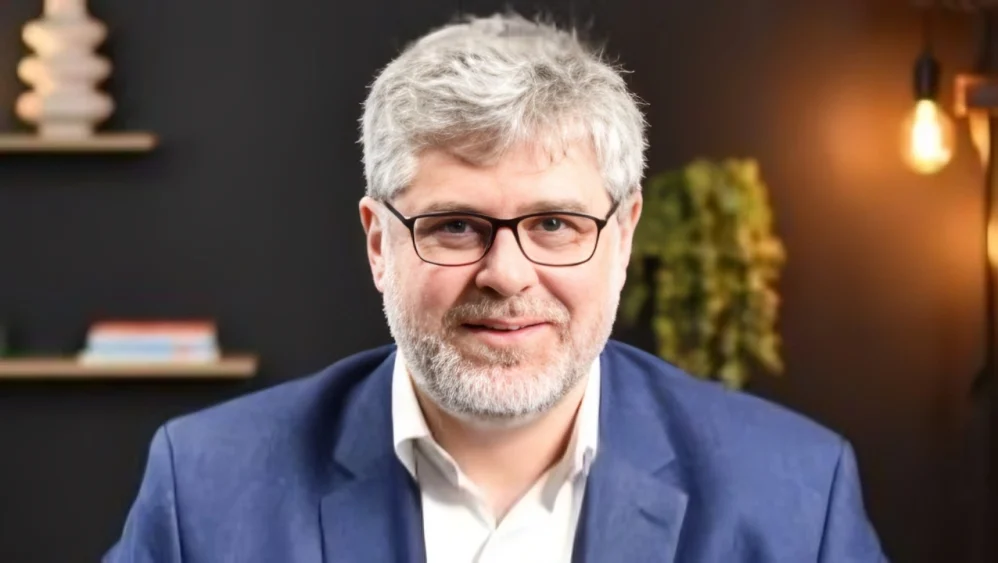 Geoffroy Robin Joins Webinar on Hormonal Treatment Concerns in Endometriosis – ENDHAUTS