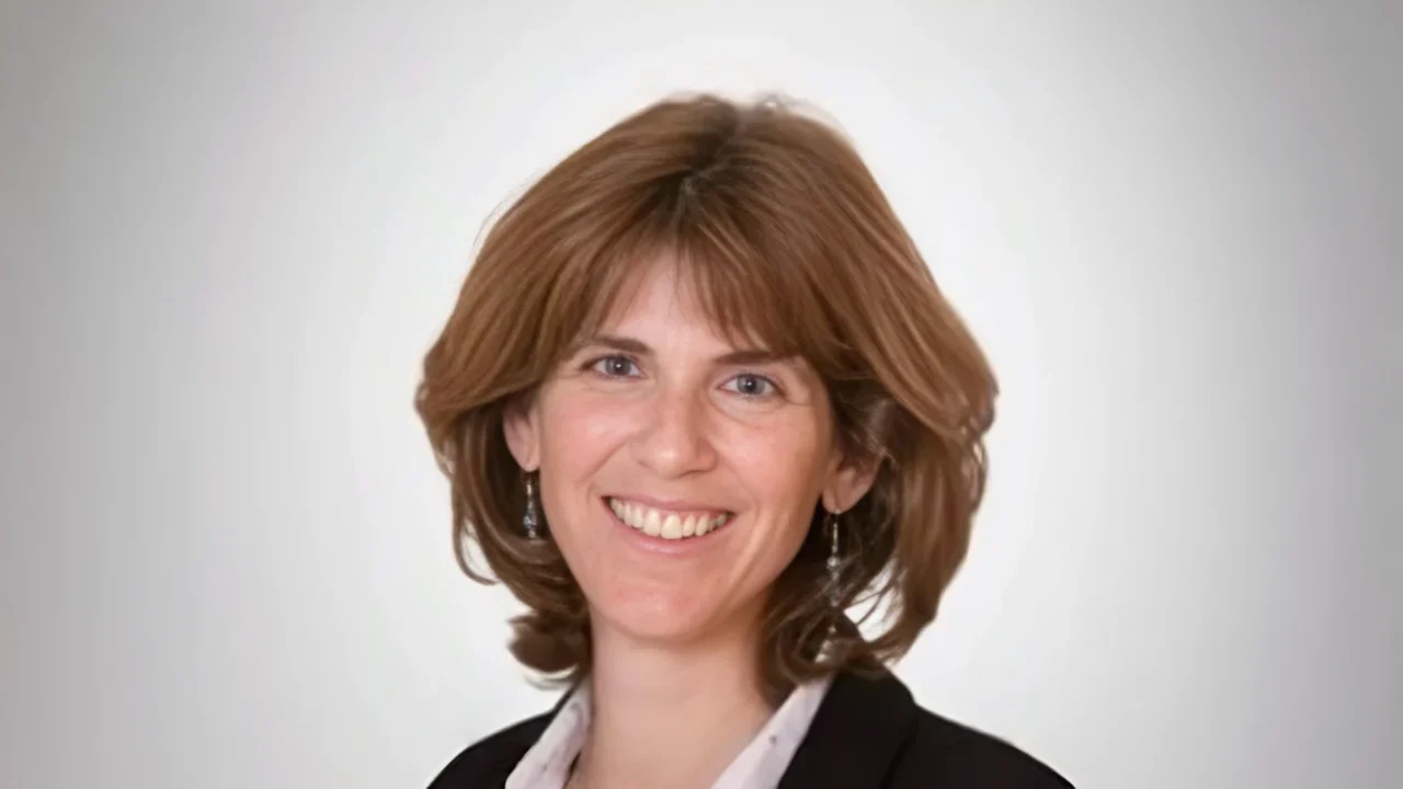 Ronya Rubinstein: When Period Pain Isn’t Normal: The Reality of Endometriosis in Young Women